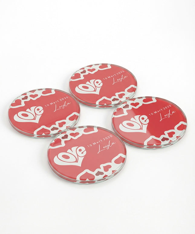 Kişiye Özel Kalpli Love 4’lü Paket Kristal Cam Bardak Altlığı – İsim & Tarih Yazdırılabilir