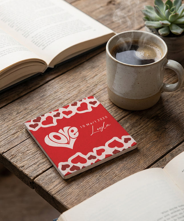 Kişiye Özel Kalpli Taş Bardak Altlığı – İsim & Tarih Yazdırılabilir