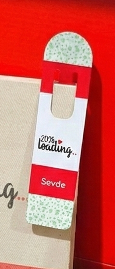 2026 Loading… Pipetli Cam Suluk Yılbaşı Hediye Kutusu