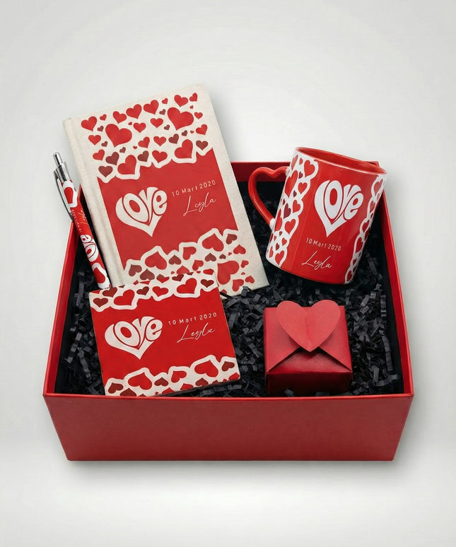 LoveKalp Kalp Kulplu Kupa Özel Kutu (İsim Tarih Baskılı)