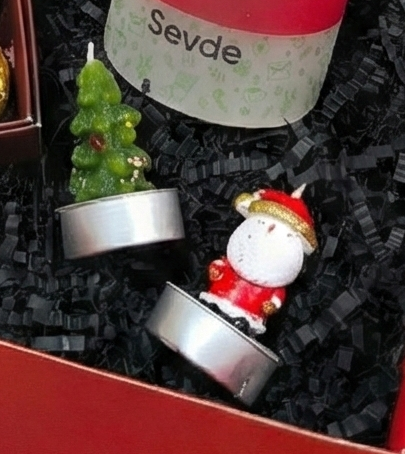 2026 Loading… Pipetli Cam Suluk Yılbaşı Hediye Kutusu